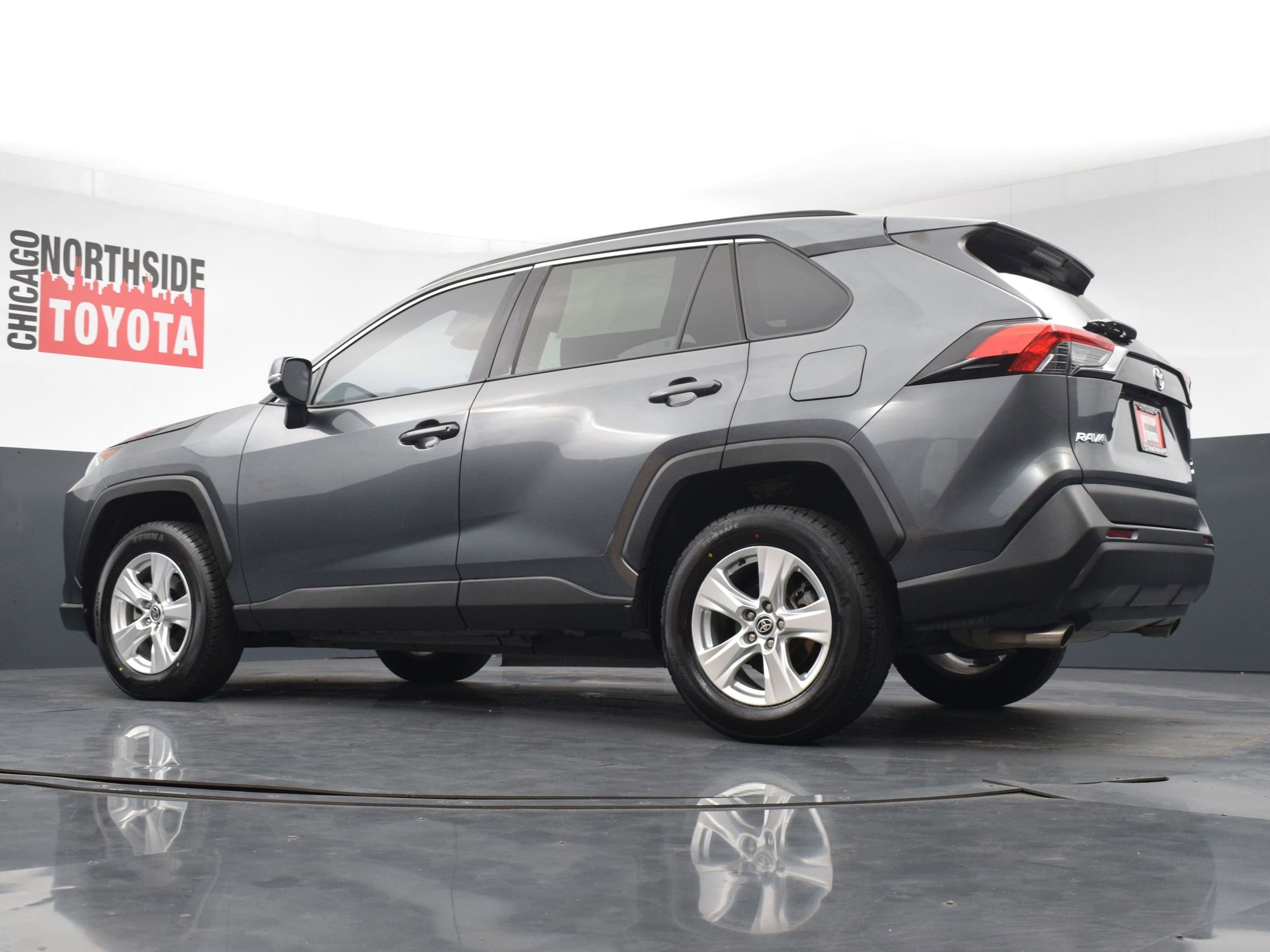 2021 Toyota RAV4 XLE - Photo 25