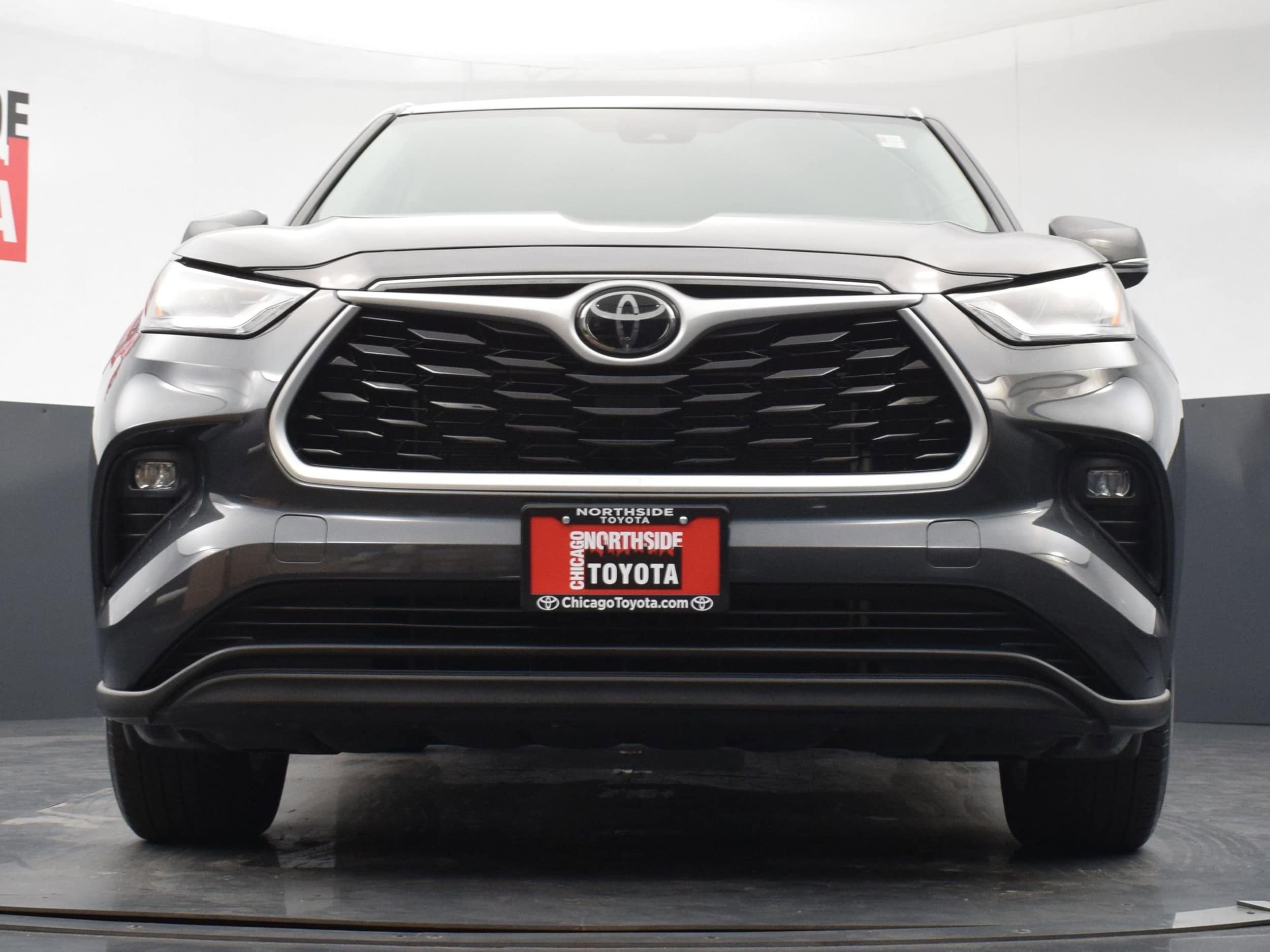 2024 Toyota Highlander LE - Photo 32