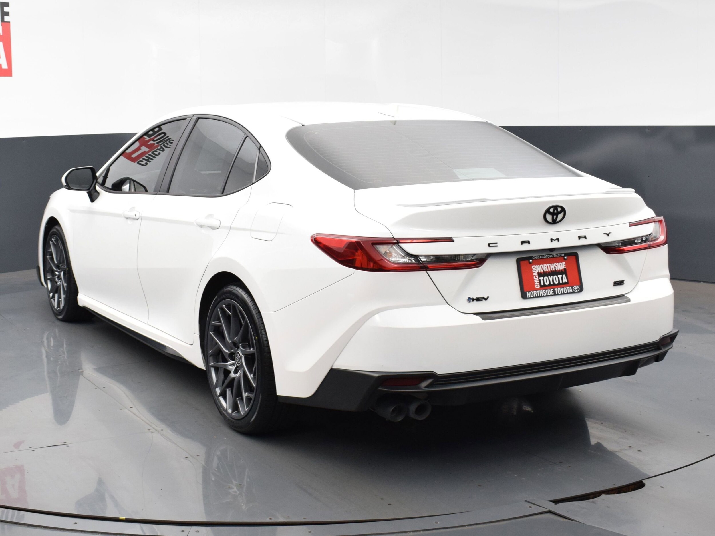 2025 Toyota Camry SE photo 3