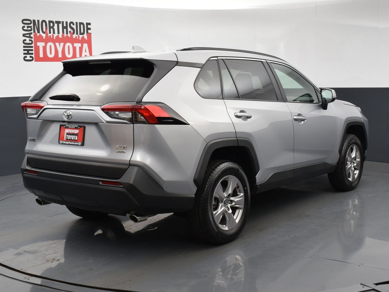 2025 Toyota RAV4 XLE - Photo 4