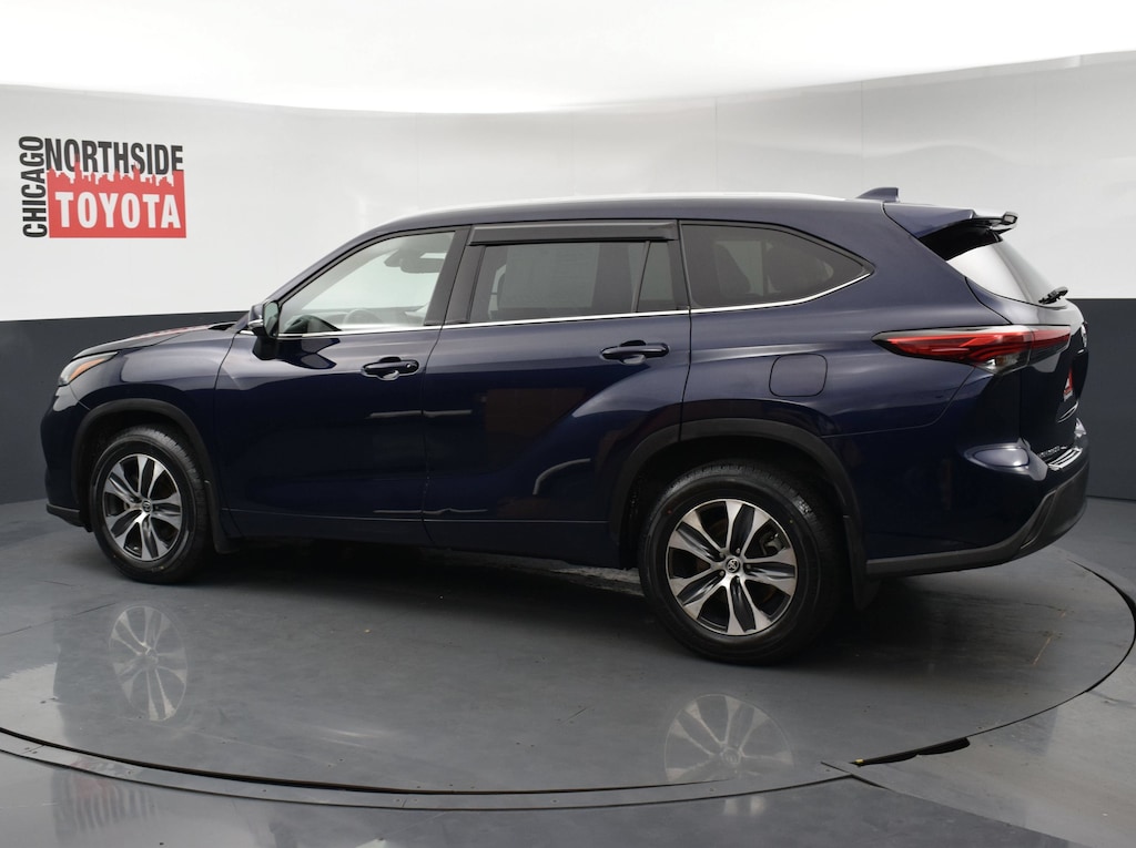 Used 2022 Toyota Highlander XLE Sport Utility
