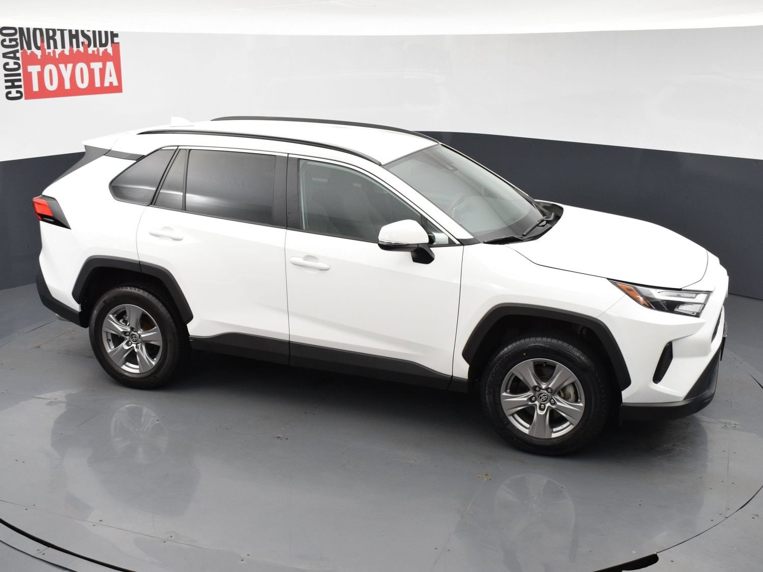 2024 Toyota RAV4 XLE - Photo 20