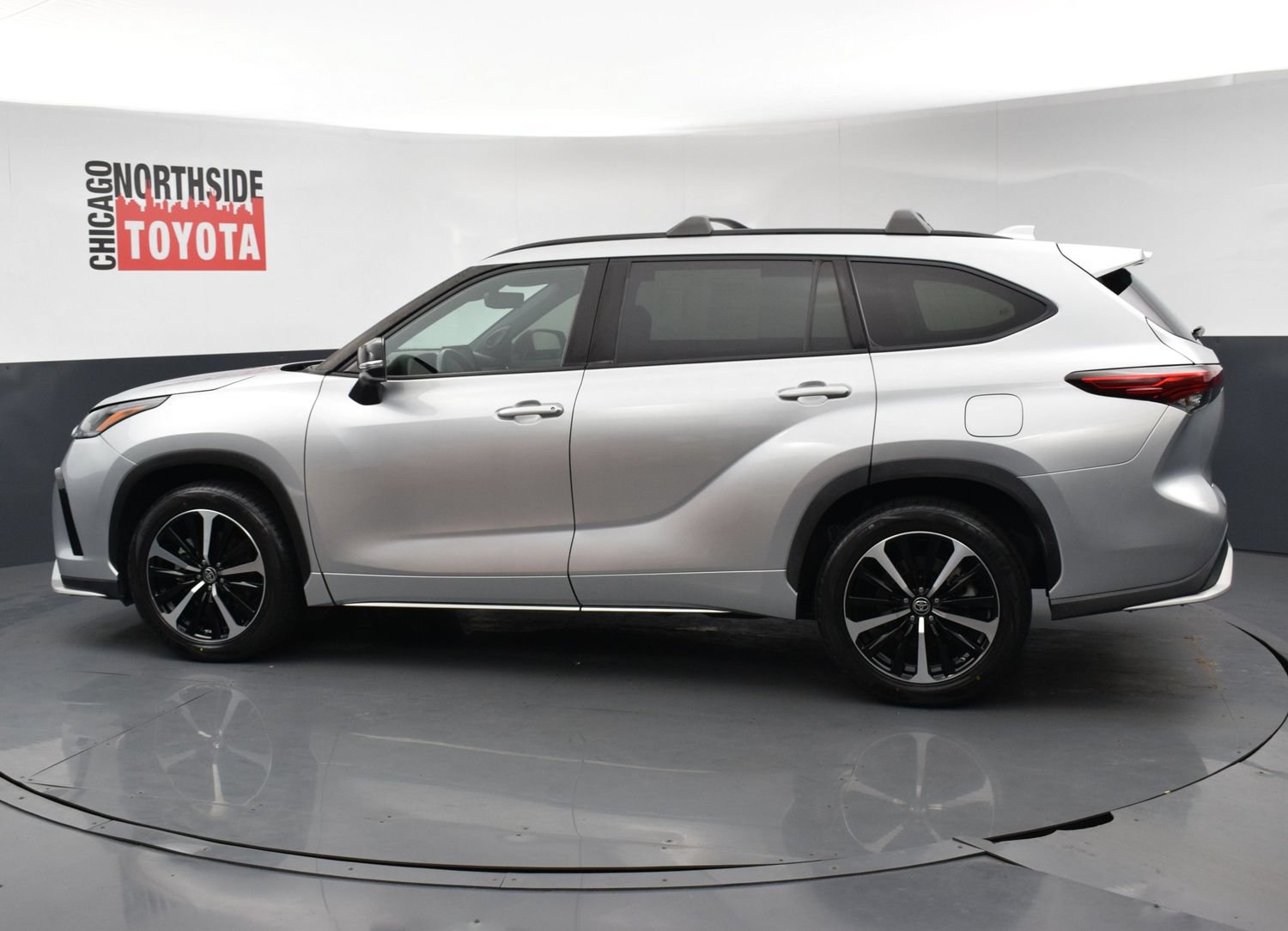 Used 2022 Toyota Highlander XSE Sport Utility