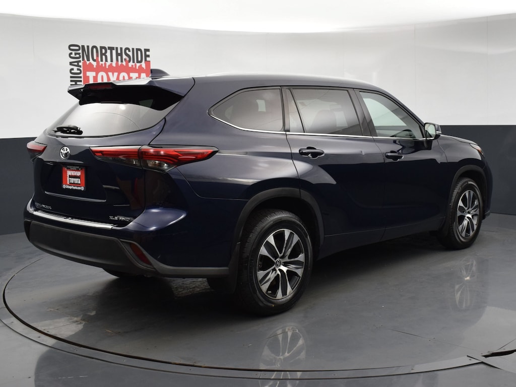 Used 2022 Toyota Highlander XLE Sport Utility