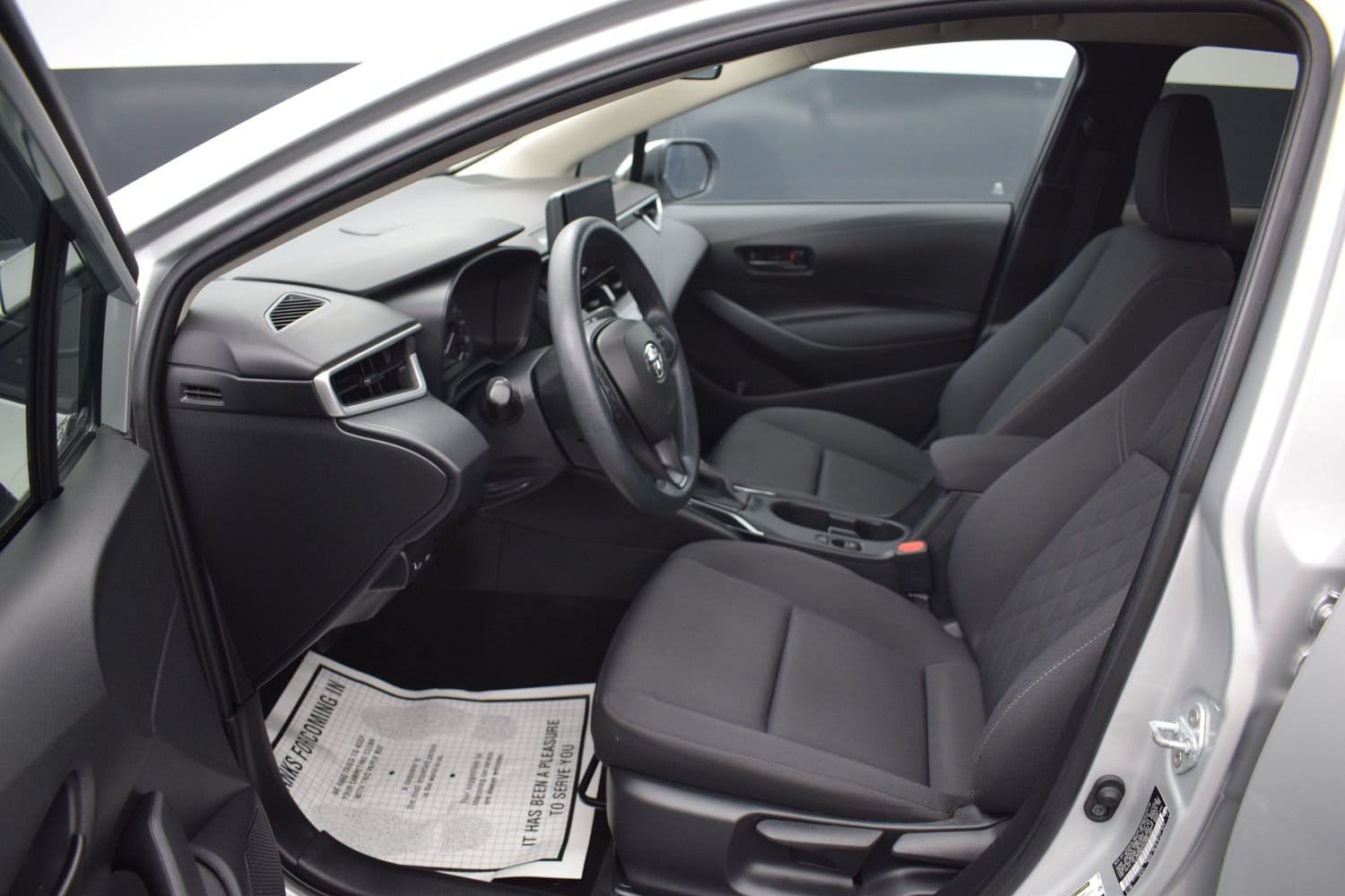 2023 Toyota Corolla LE - Photo 13