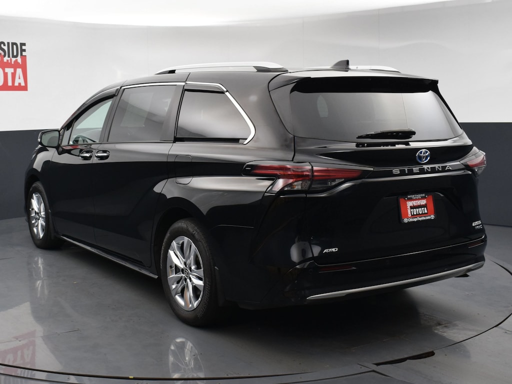 Used 2023 Toyota Sienna Limited Mini-van, Passenger