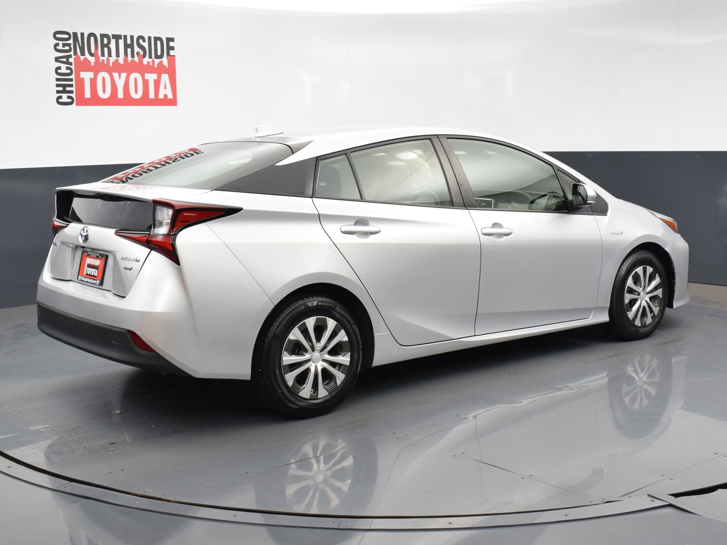 2022 Toyota Prius L photo 4