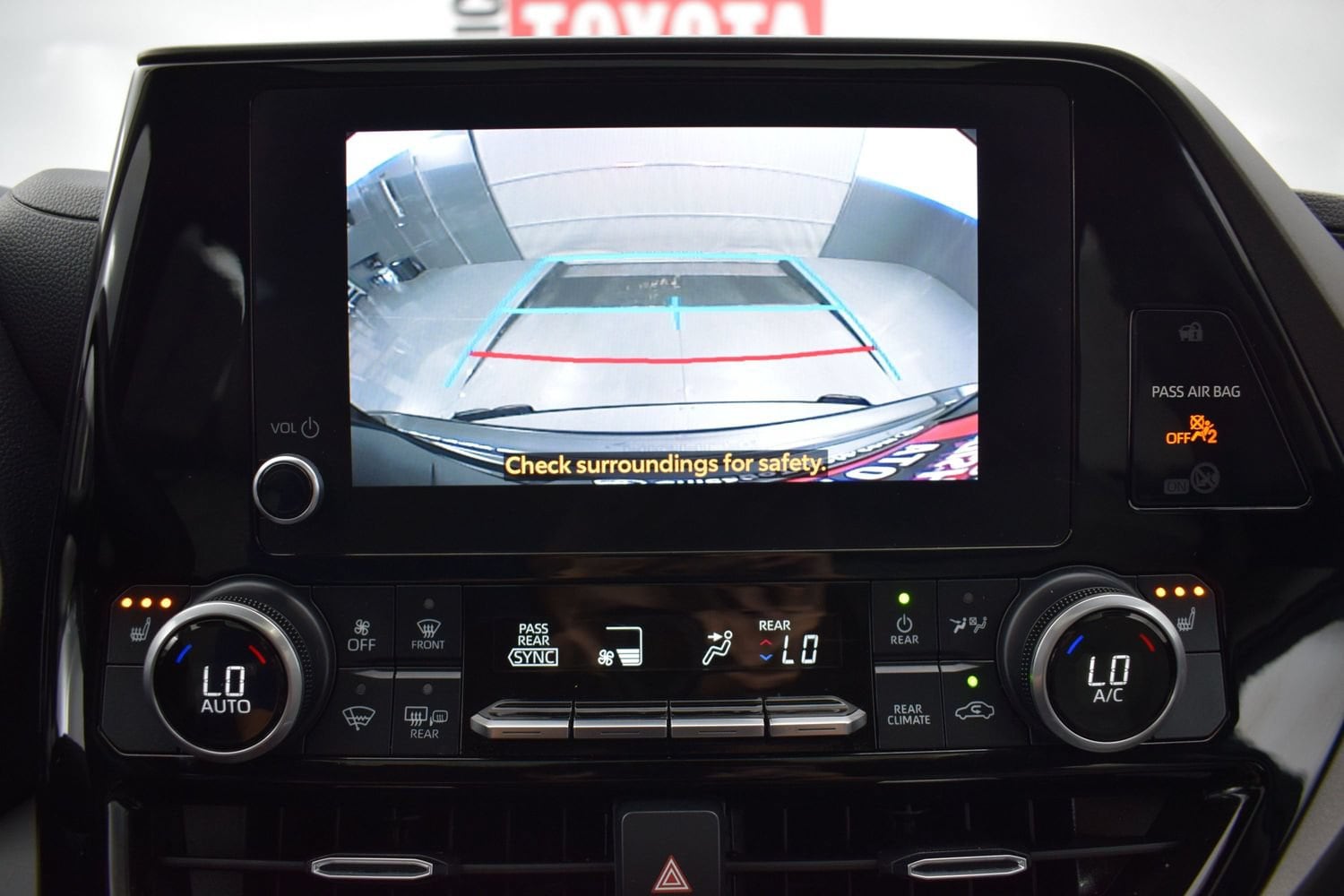 2023 Toyota Highlander XLE - Photo 18