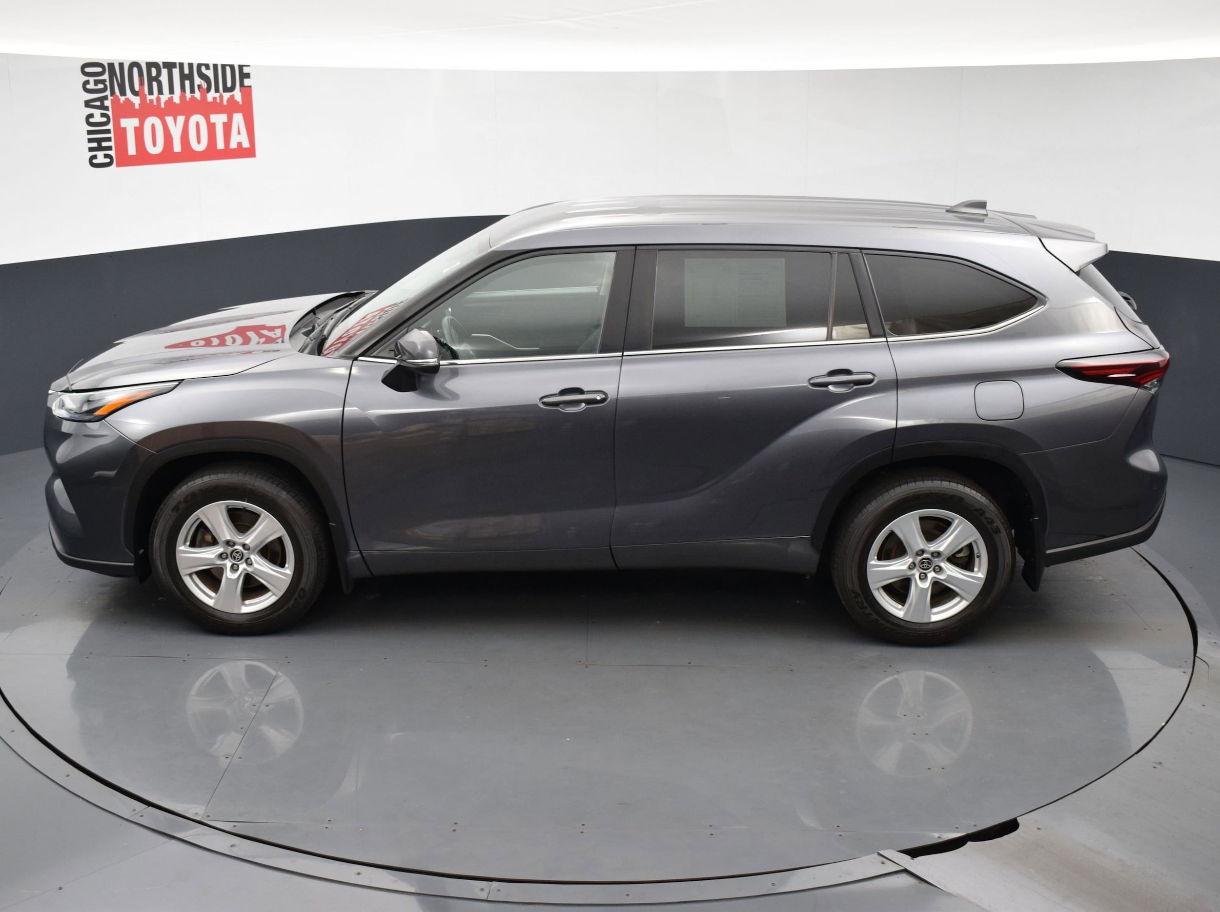 2024 Toyota Highlander LE - Photo 20
