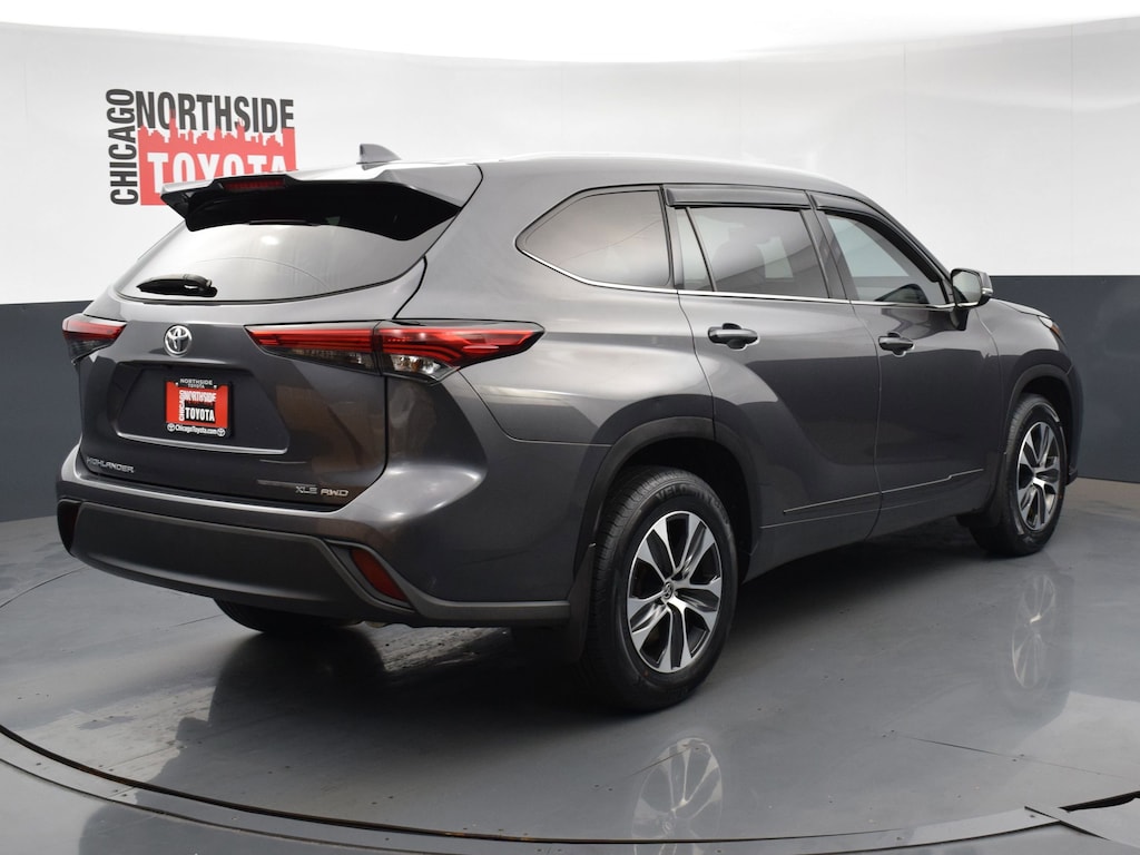 Used 2022 Toyota Highlander XLE Sport Utility