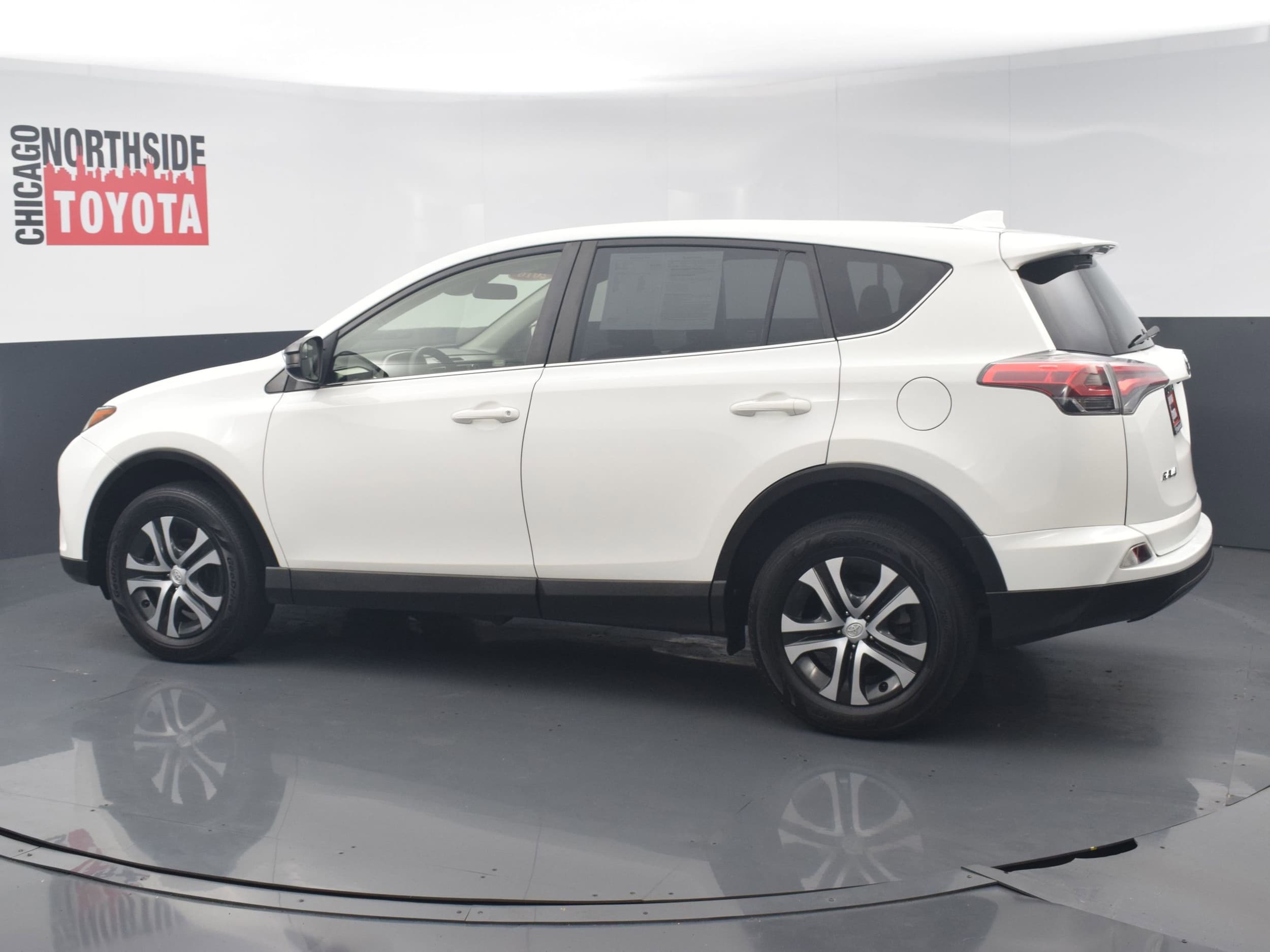 Used 2018 Toyota RAV4 LE with VIN JTMBFREV2JJ734909 for sale in Chicago, IL