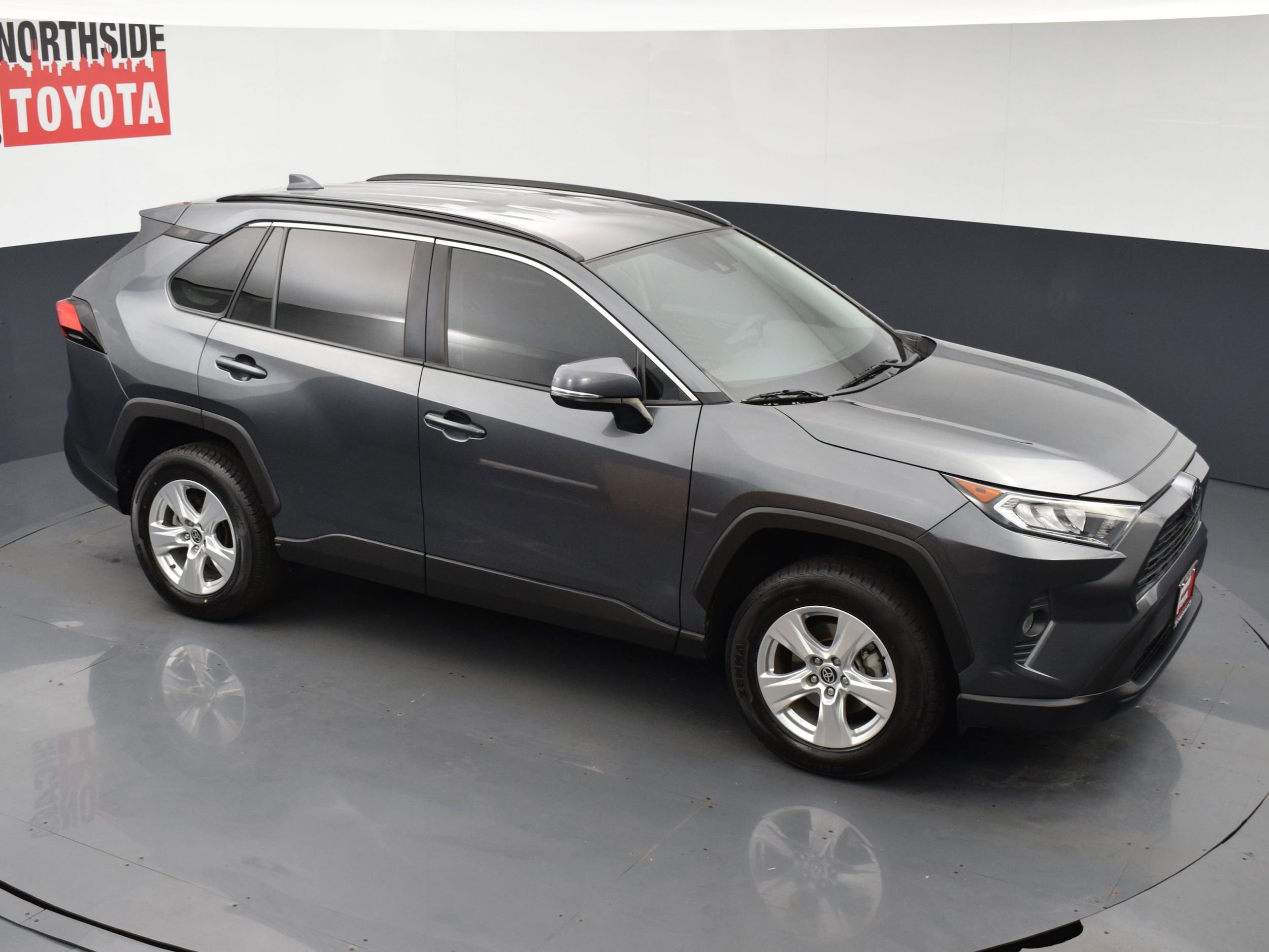 2021 Toyota RAV4 XLE - Photo 20