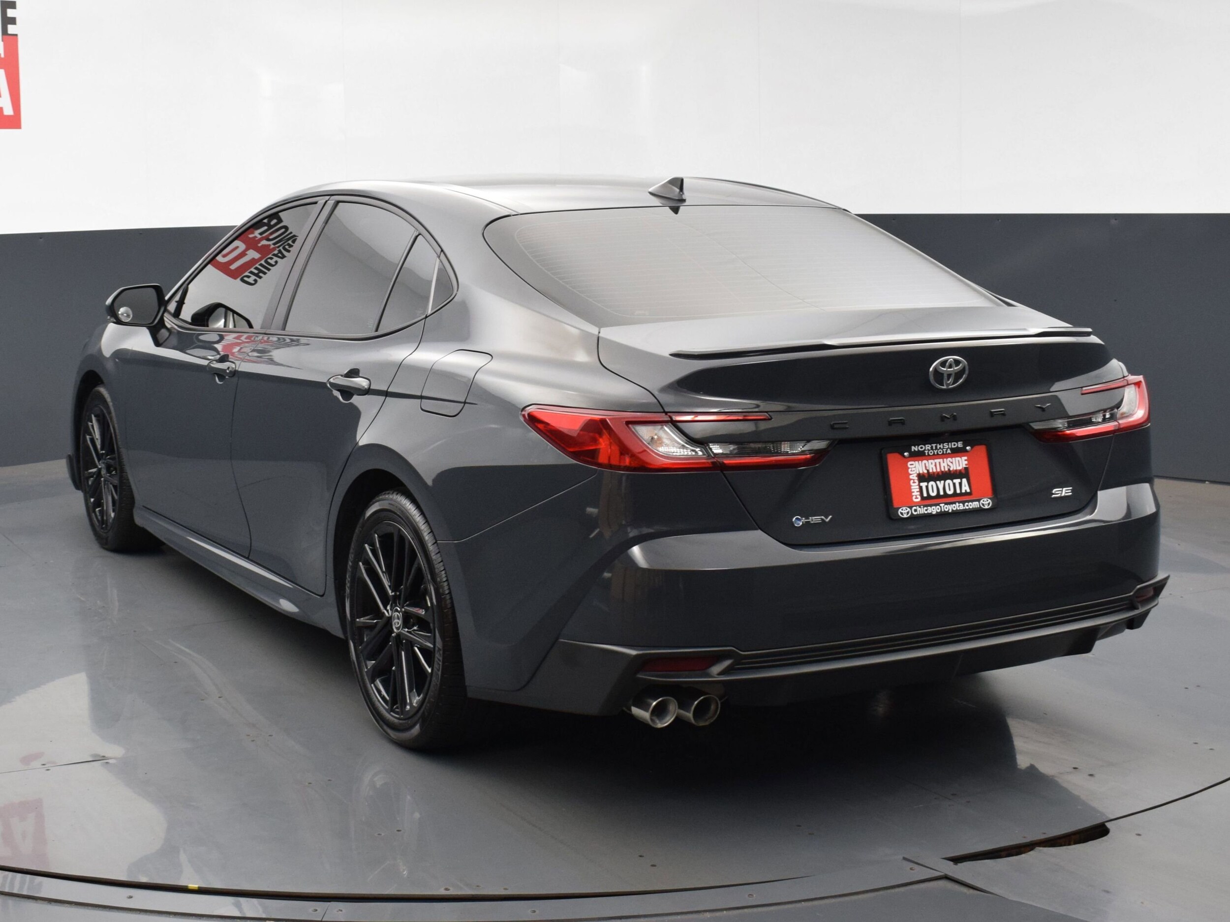 2025 Toyota Camry SE photo 3