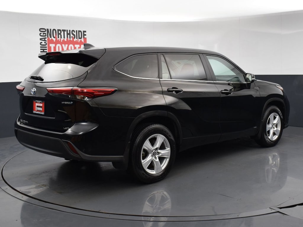 Used 2023 Toyota Highlander Hybrid LE Sport Utility