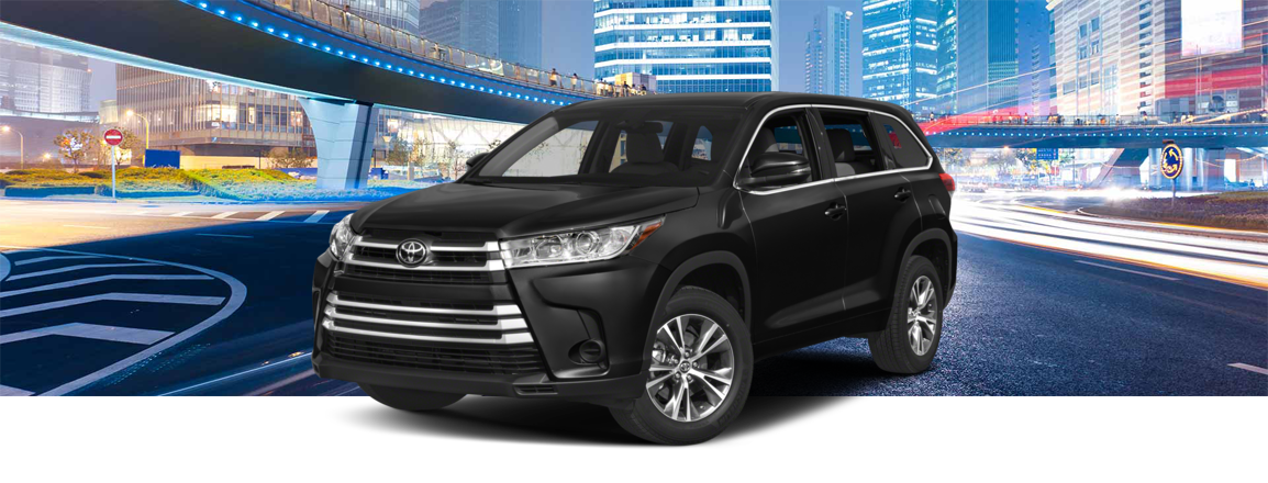 2018 Toyota Highlander MLP with background