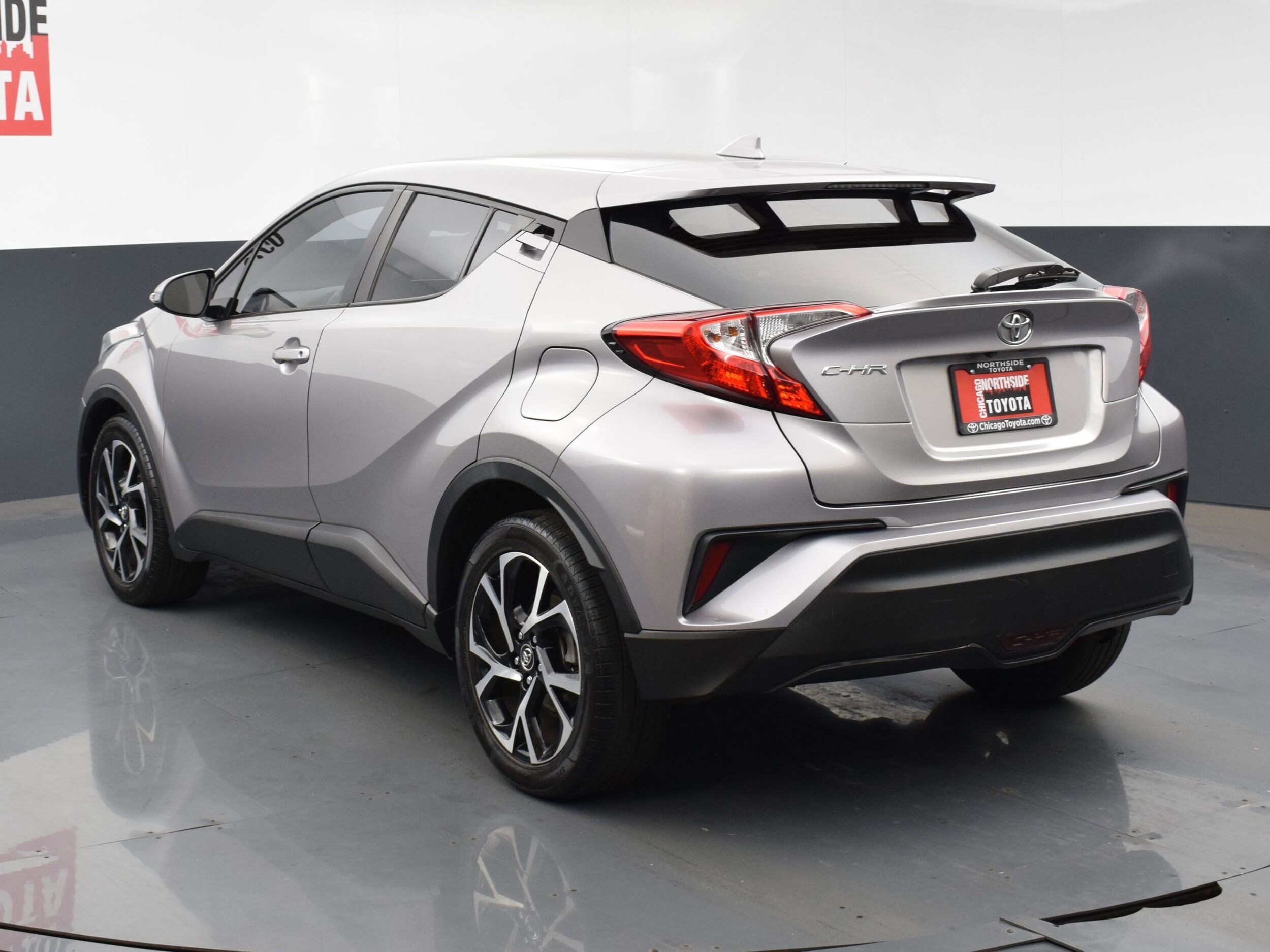 2018 Toyota C-HR XLE photo 3