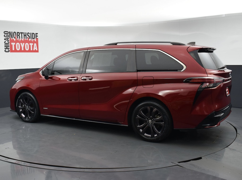 Used 2021 Toyota Sienna XSE Mini-van, Passenger