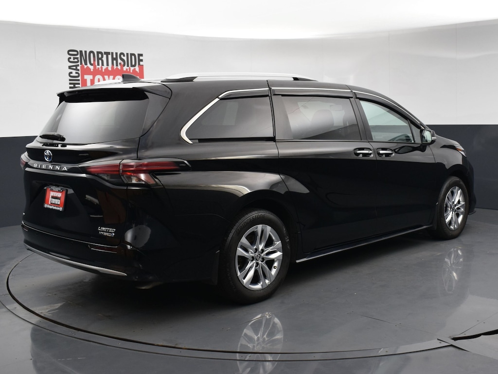 Used 2023 Toyota Sienna Limited Mini-van, Passenger