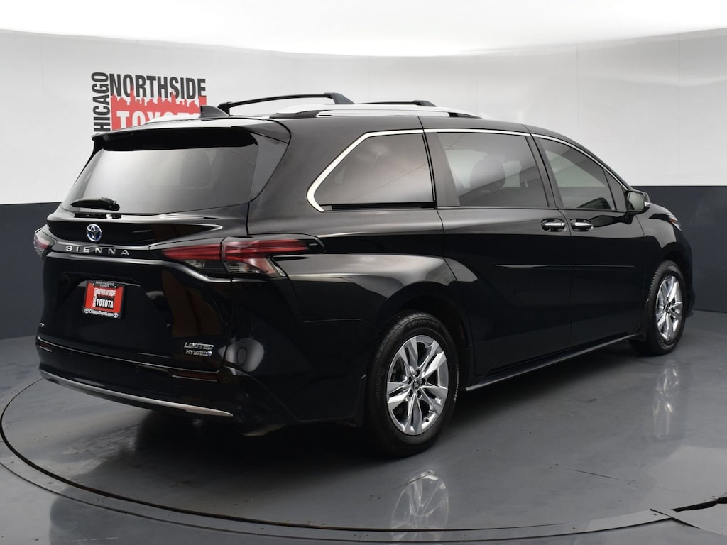 Used 2024 Toyota Sienna Limited Mini-van, Passenger