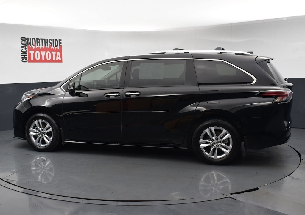 Used 2024 Toyota Sienna Limited Mini-van, Passenger