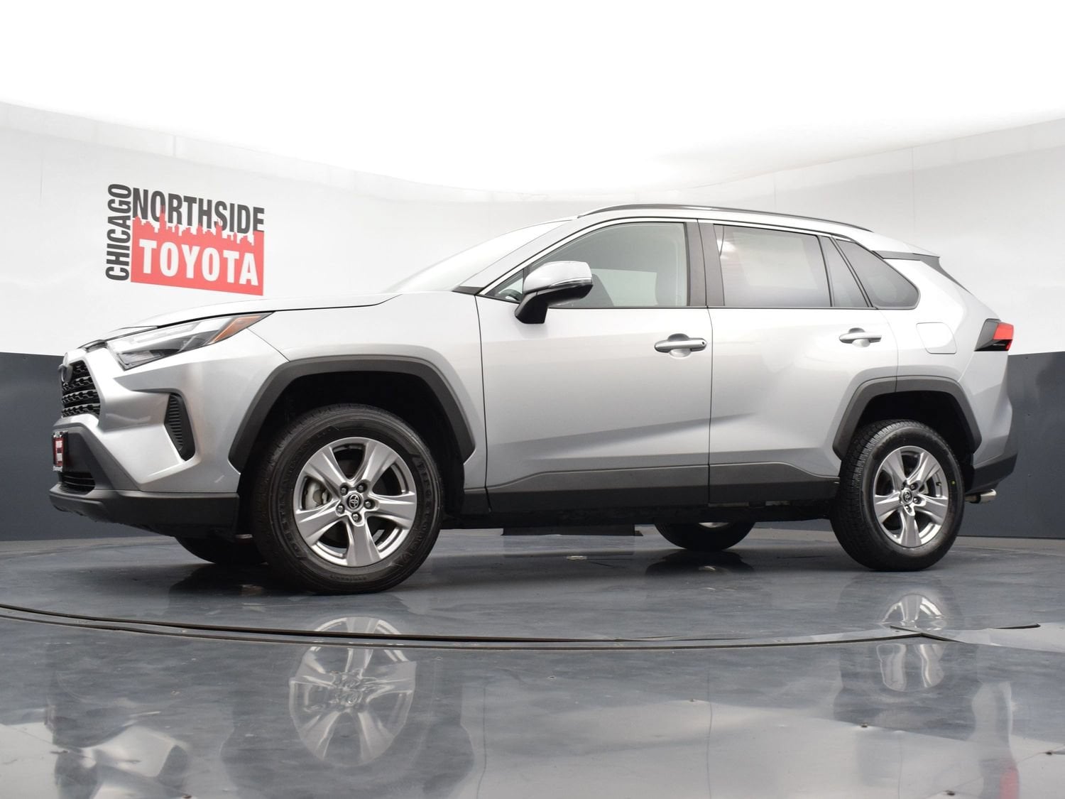 2025 Toyota RAV4 XLE - Photo 24