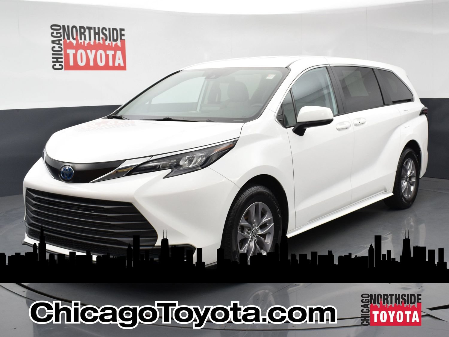 2024 Toyota Sienna LE
