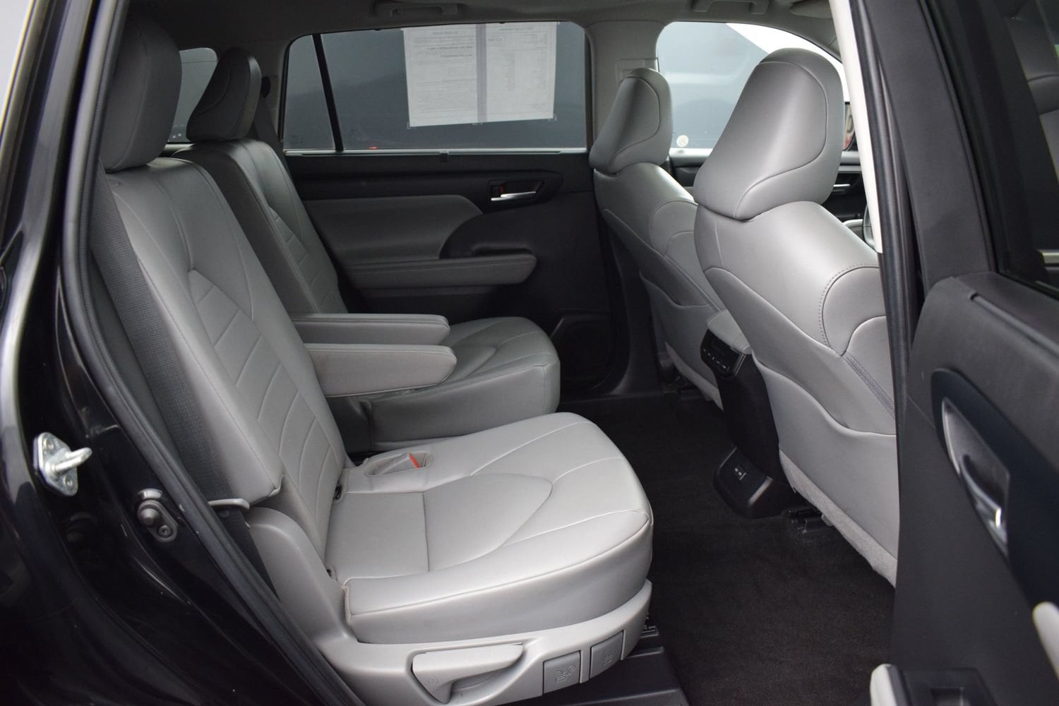 2023 Toyota Highlander XLE - Photo 11