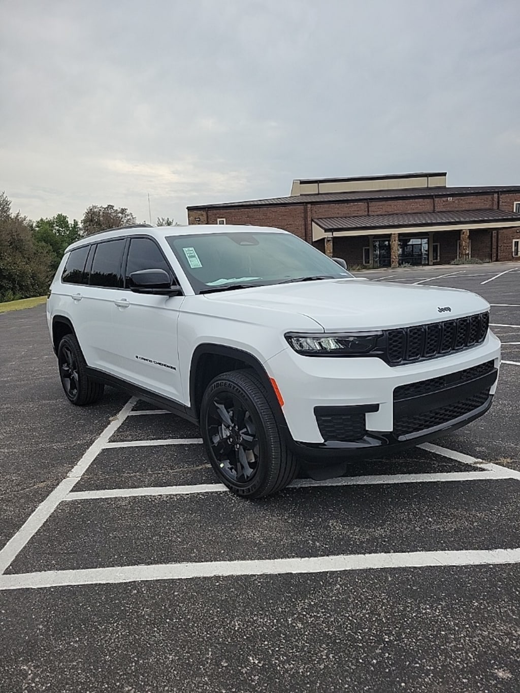 New 2025 Jeep Grand Cherokee L ALTITUDE X 4X4 Sport Utility