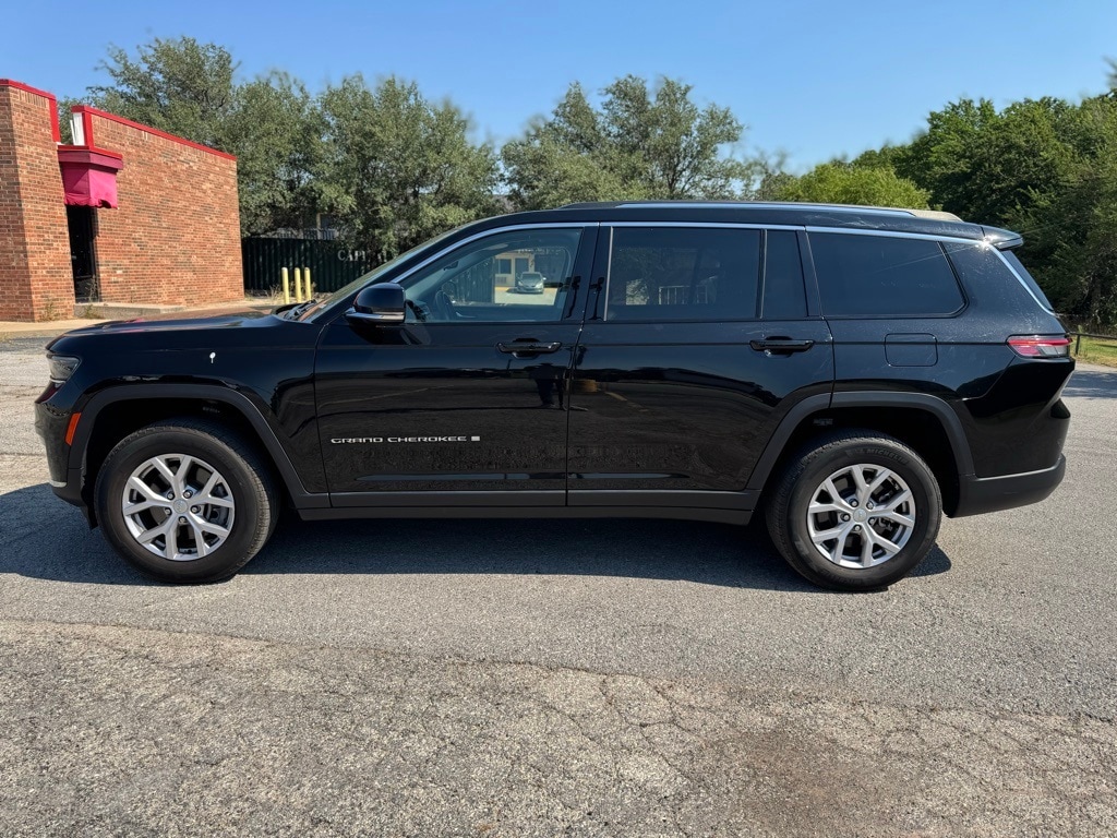 2021 Jeep Grand Cherokee Limited photo 2