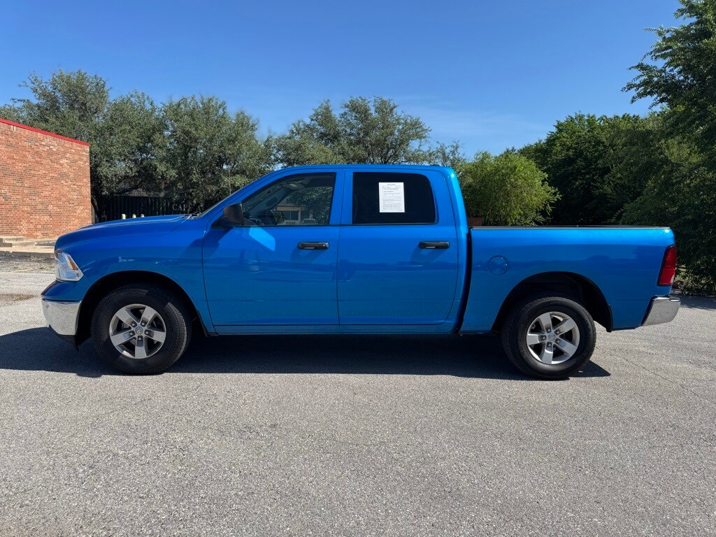 2022 Ram 1500 Classic SLT photo 4