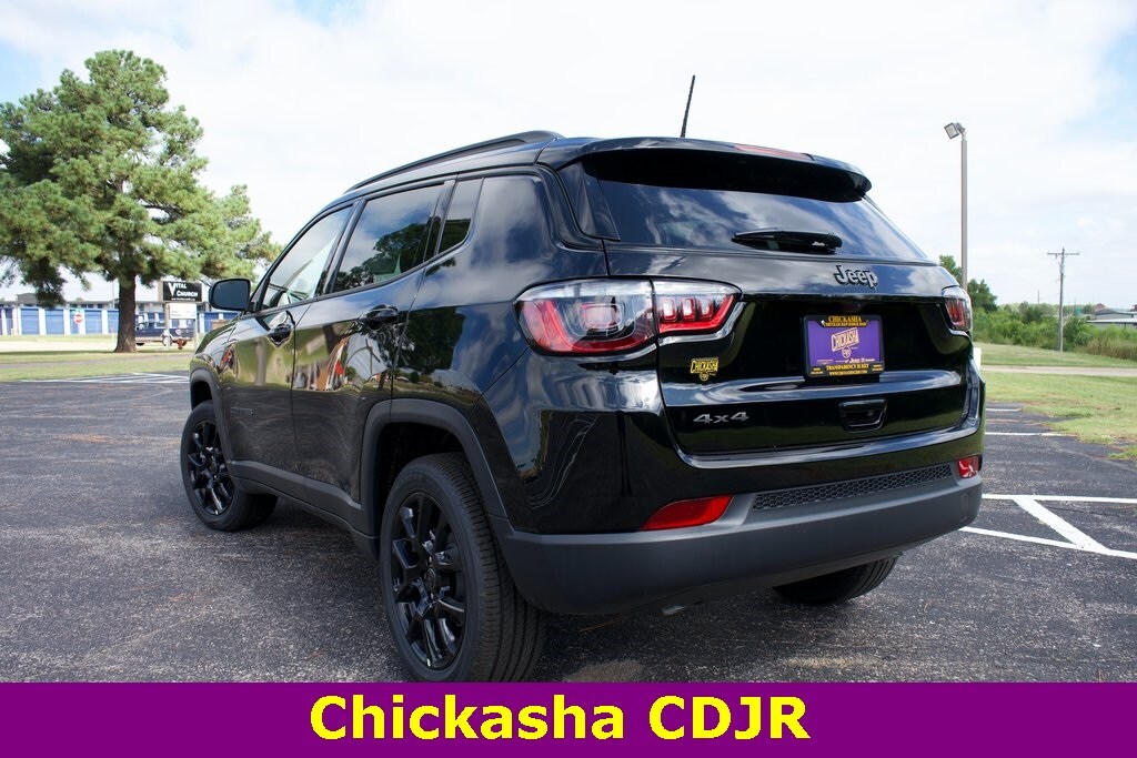 2026 Jeep Compass Latitude Altitude photo 3