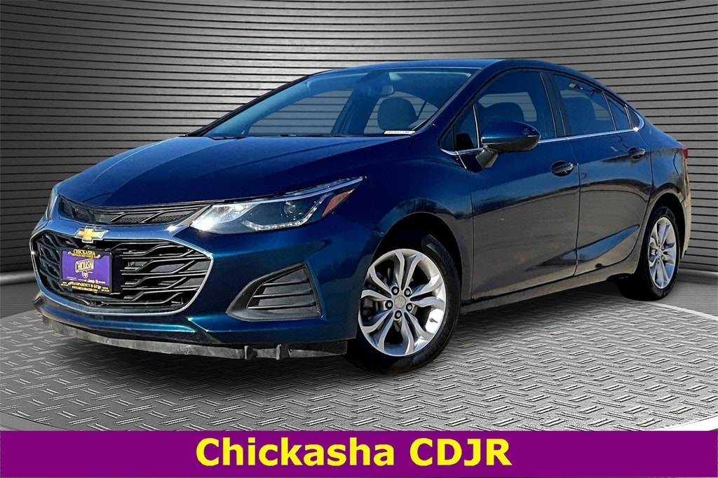 2019 Chevrolet Cruze LT's photo