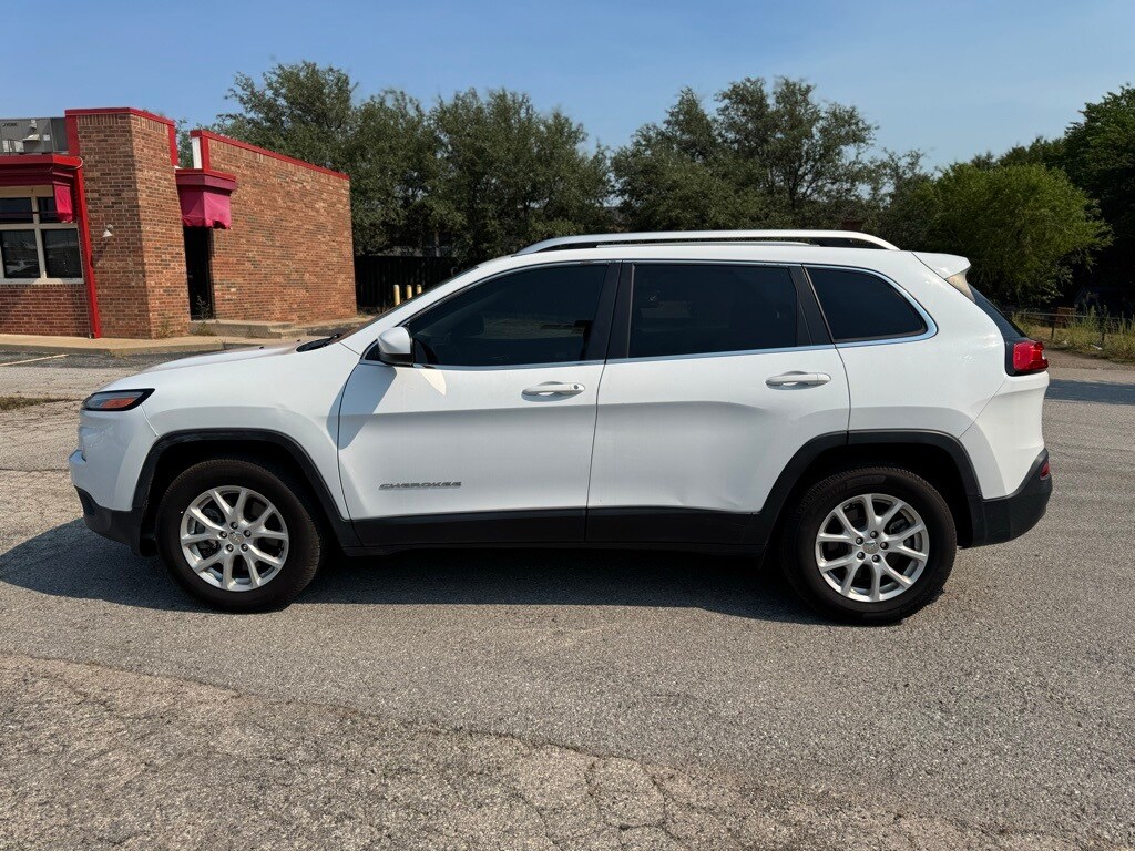2017 Jeep Cherokee Latitude photo 3