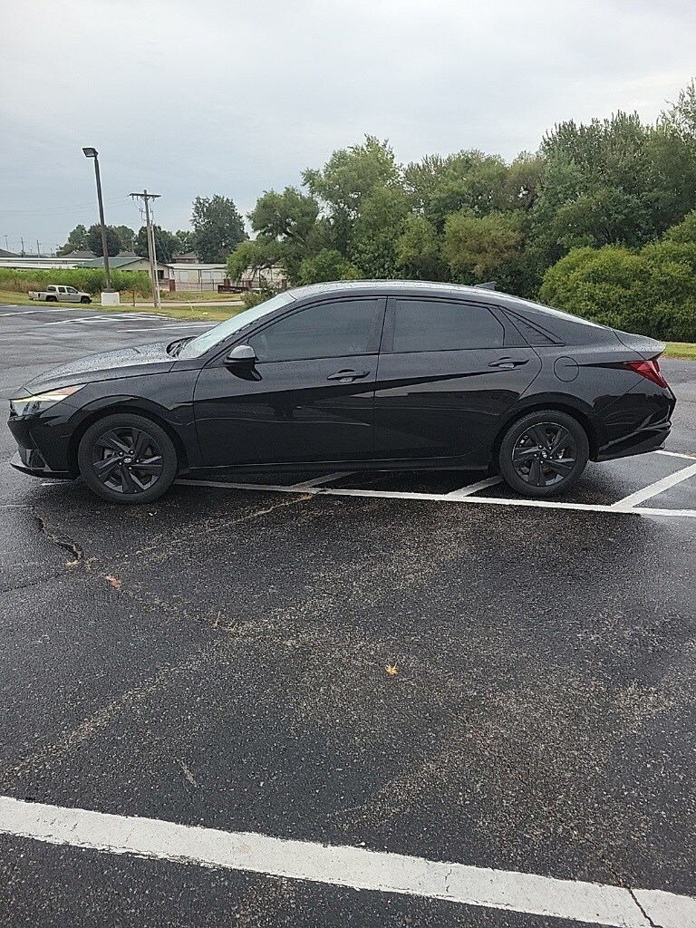 2021 Hyundai Elantra SEL photo 4