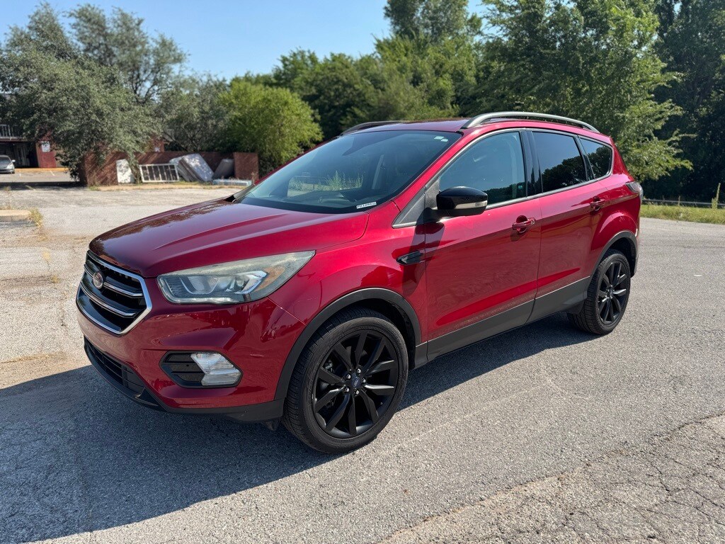 2017 Ford Escape Titanium photo 2