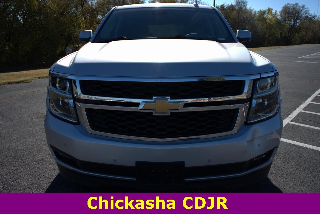 2019 Chevrolet Tahoe LT photo 2