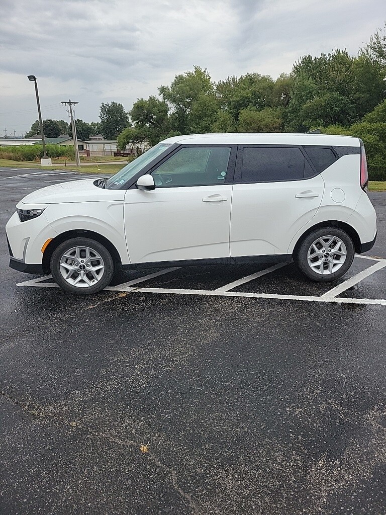 2024 Kia Soul LX photo 4