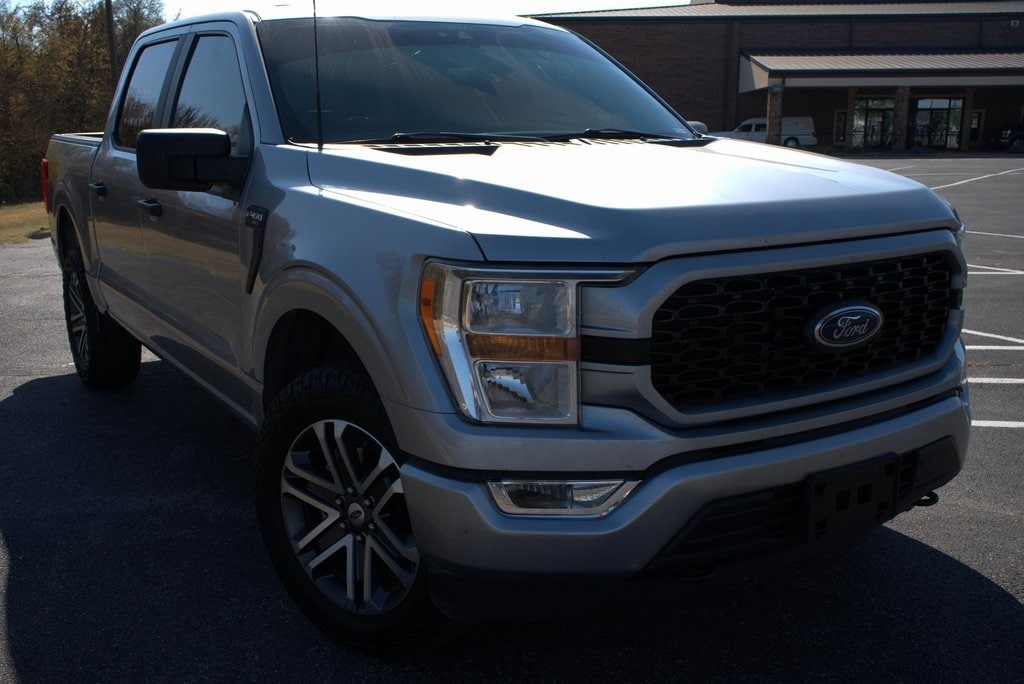 2021 Ford F-150 XL's photo