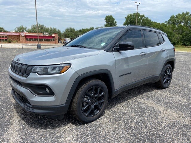 2022 Jeep Compass Latitude photo 4