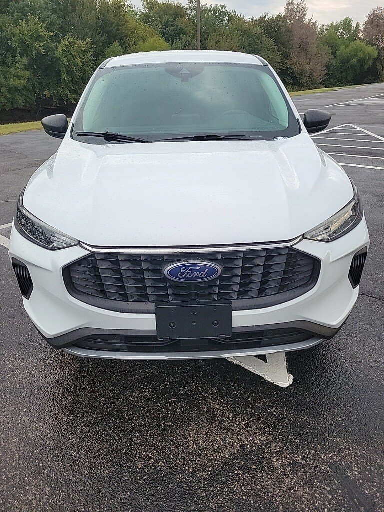2023 Ford Escape Active photo 2