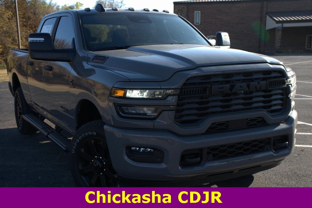 New 2025 Ram 2500 BIG HORN CREW CAB 4X4 6'4 BOX Pickup