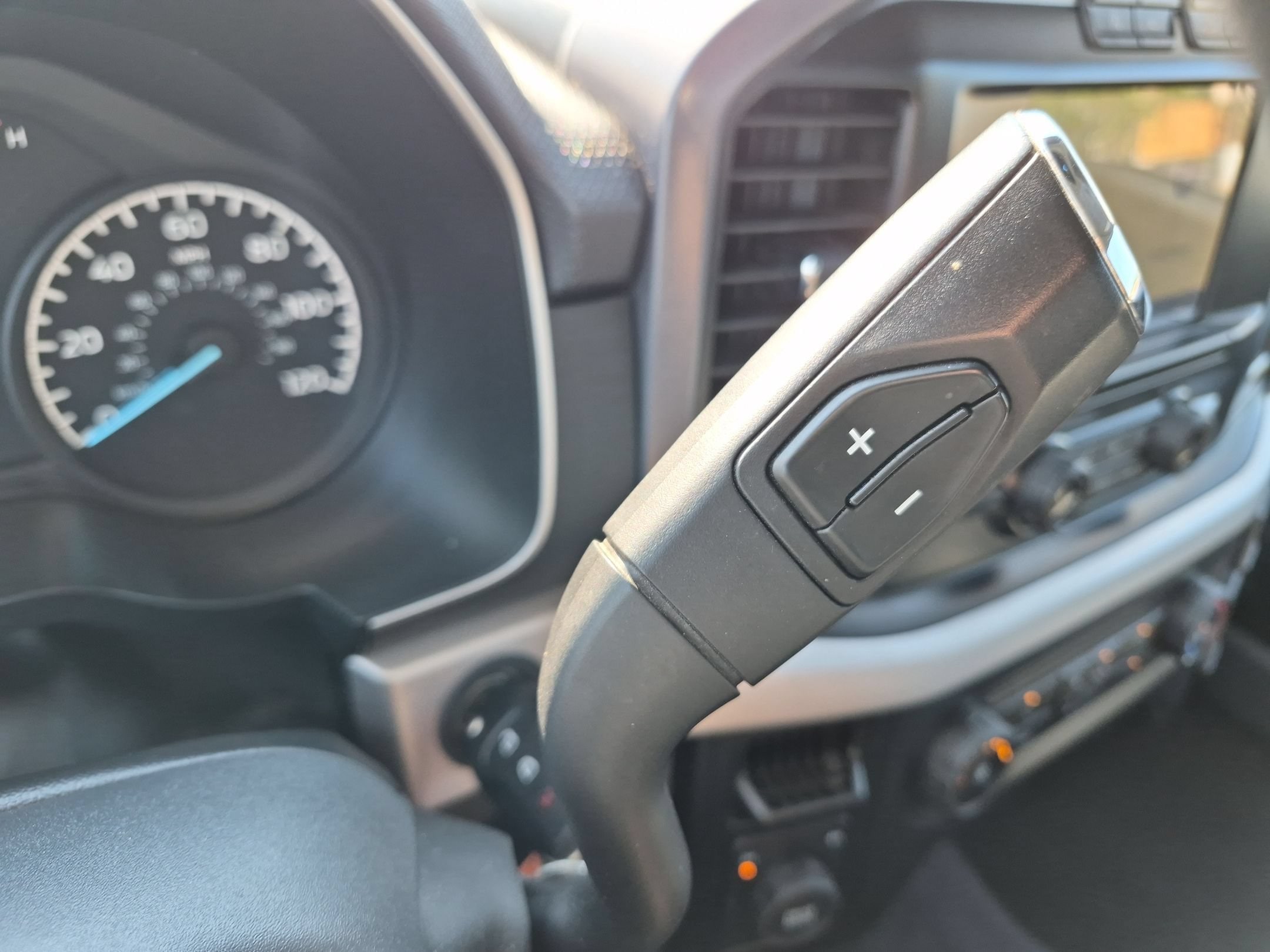 2023 Ford F-150 XLT - Photo 12