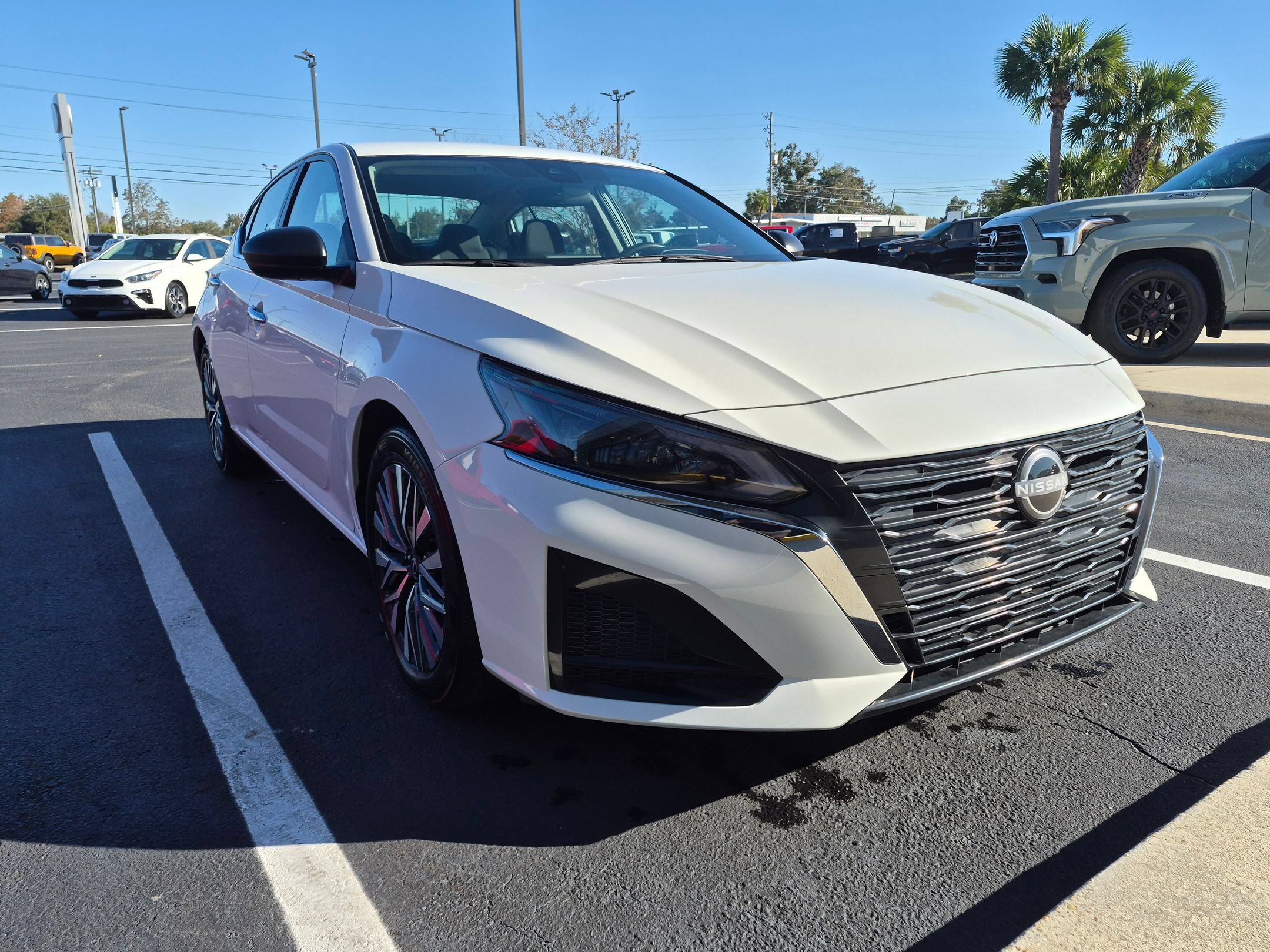2025 Nissan Altima SV - Photo 3