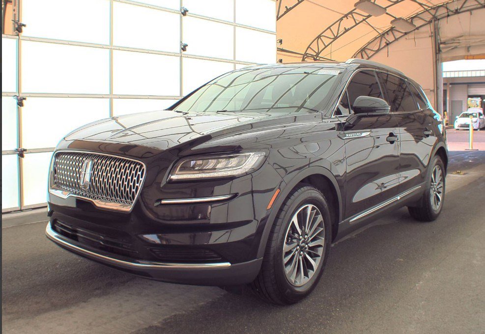 2023 Lincoln Nautilus Standard photo 2