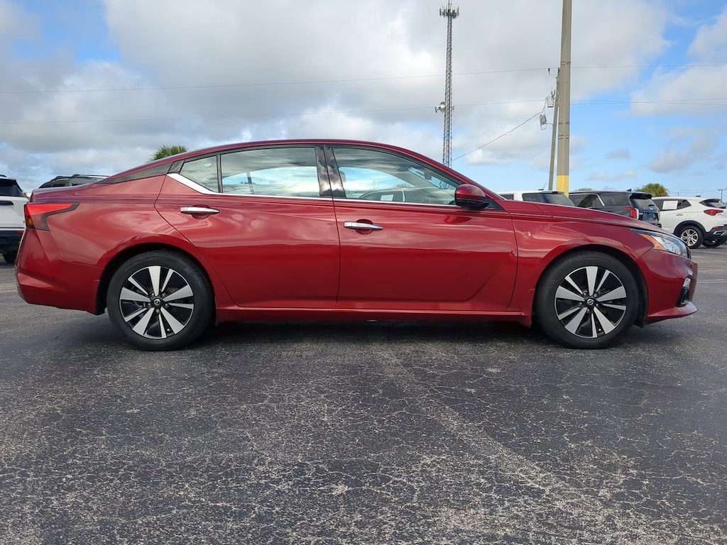 Used 2022 Nissan Altima 2.5 SL Sedan