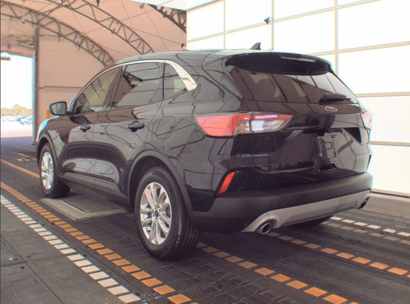 2021 Ford Escape SE photo 2