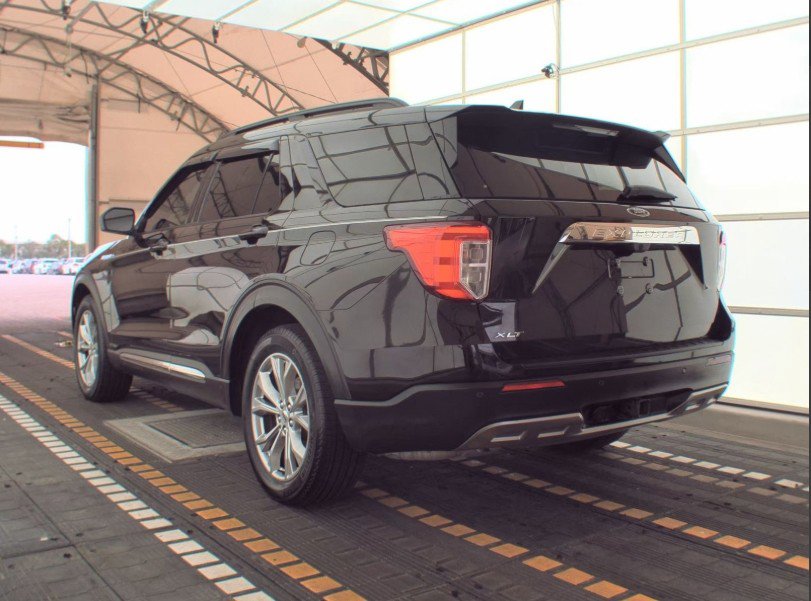 2024 Ford Explorer XLT photo 3