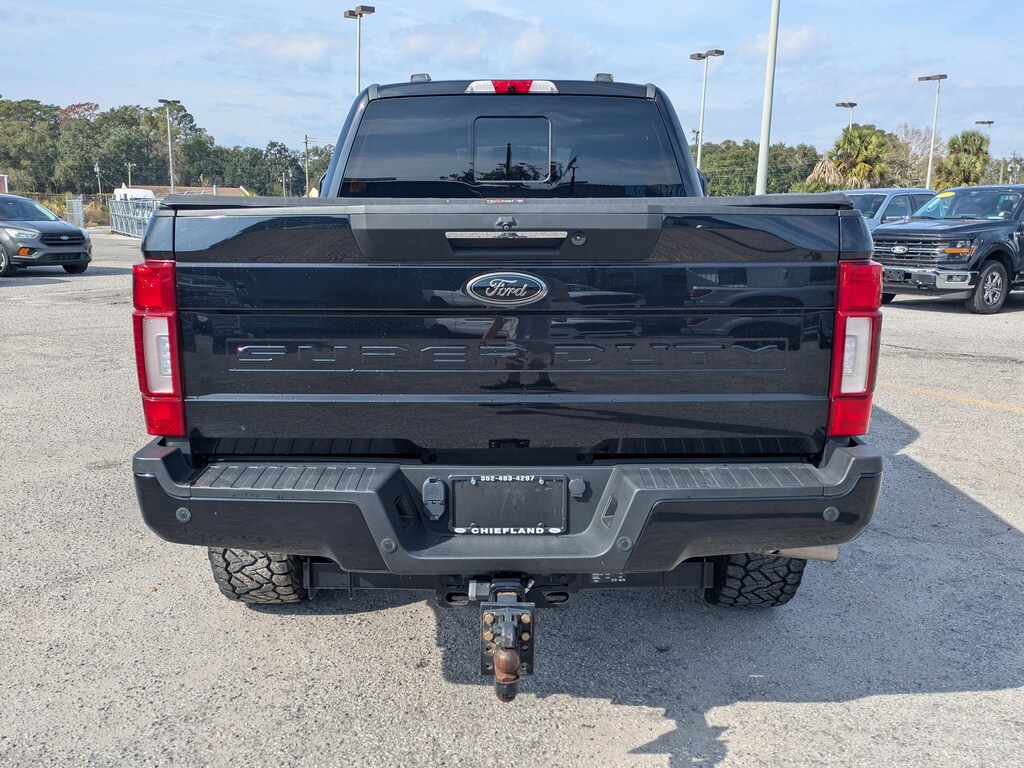 Used 2022 Ford F-250 LARIAT Truck Crew Cab