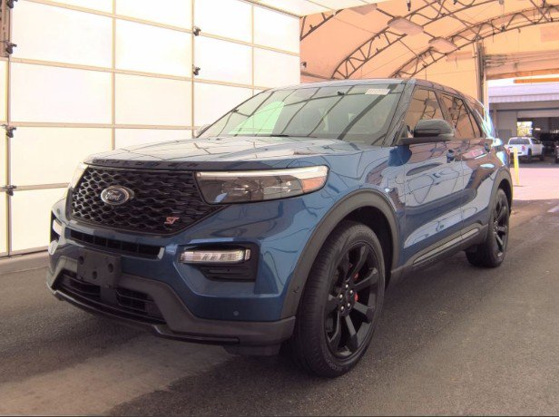 2022 Ford Explorer ST photo 2