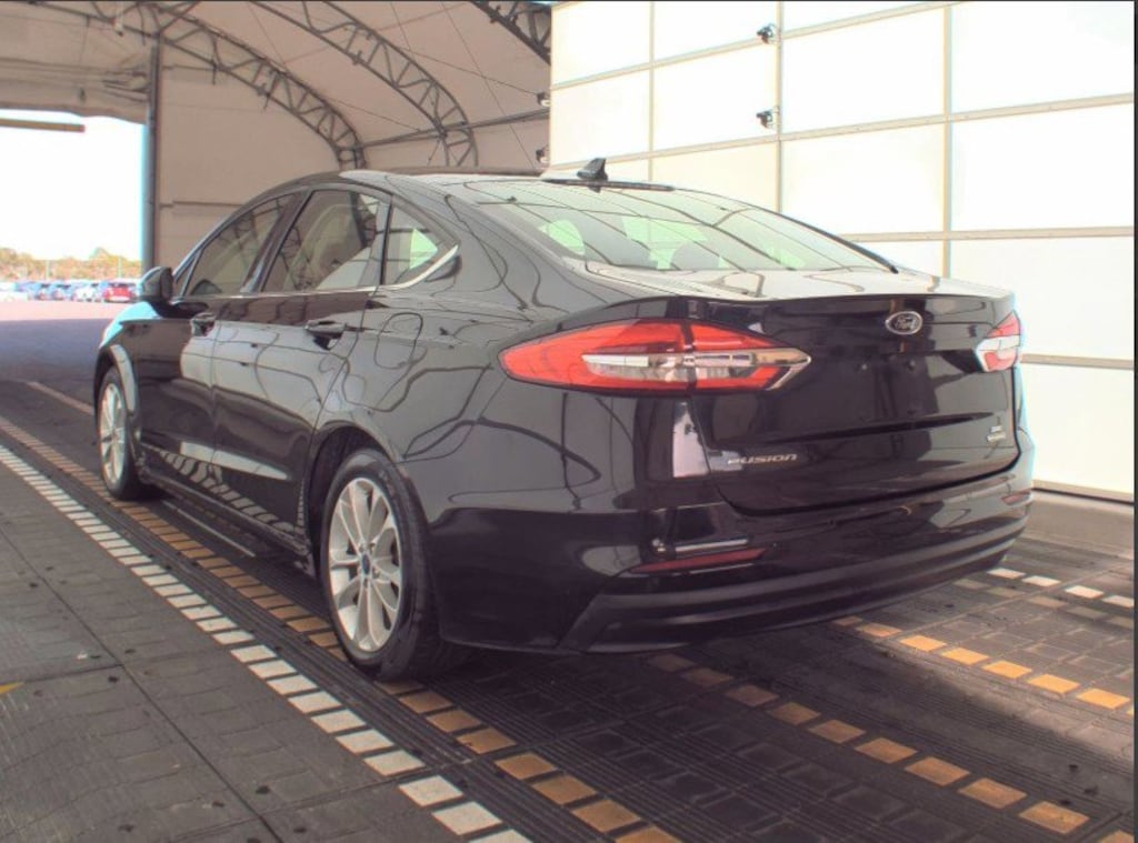 Used 2020 Ford Fusion Hybrid SE Sedan